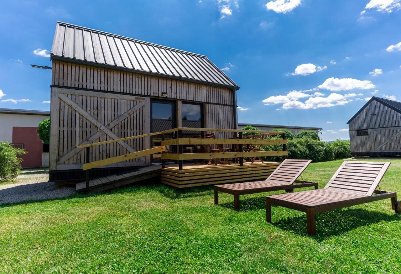 ホテル Horse Glamping Park Cirkovce エクステリア 写真
