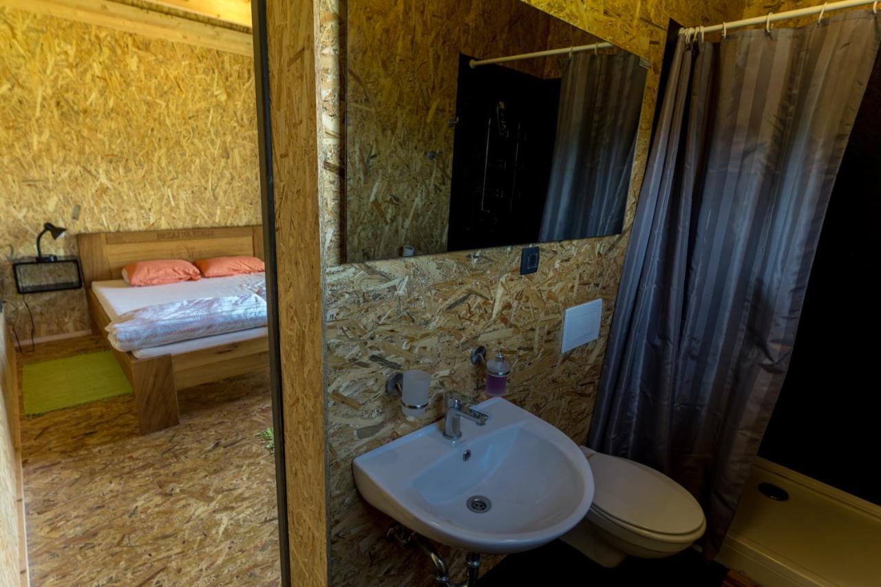 ホテル Horse Glamping Park Cirkovce エクステリア 写真